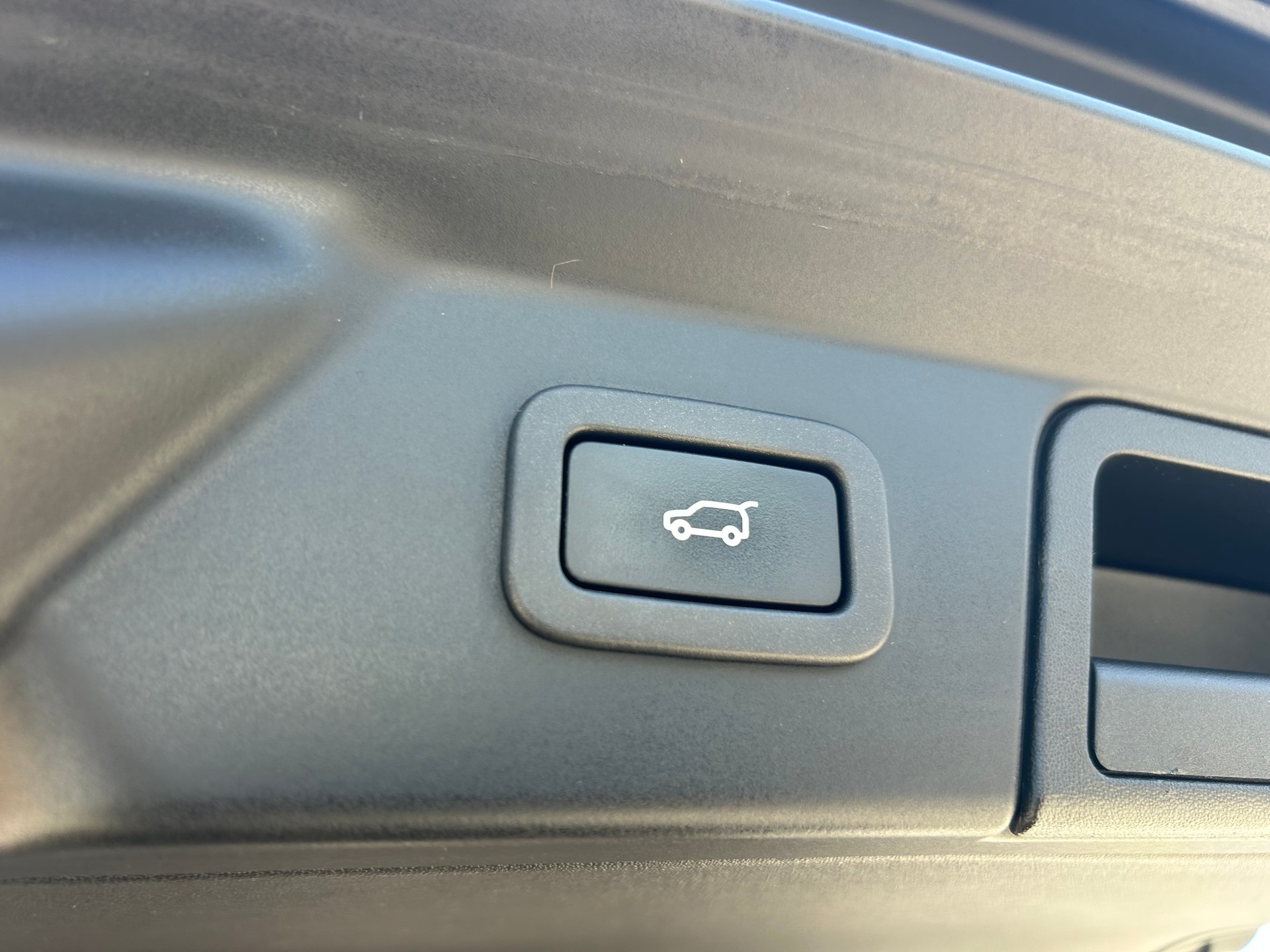 LAND ROVER Range Rover Velar D 240 SE Automatic-image-15