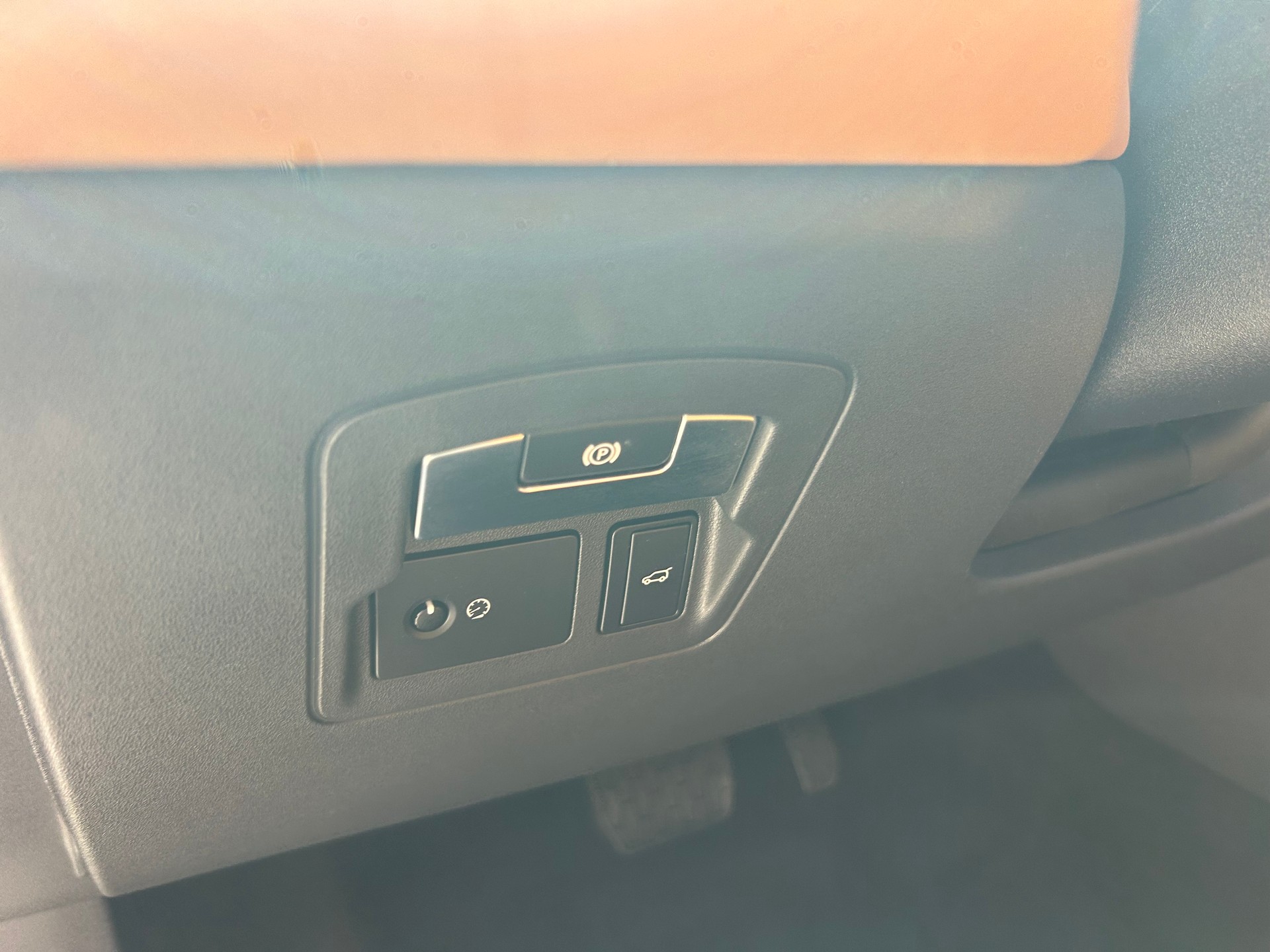 LAND ROVER Range Rover Velar D 240 SE Automatic-image-17