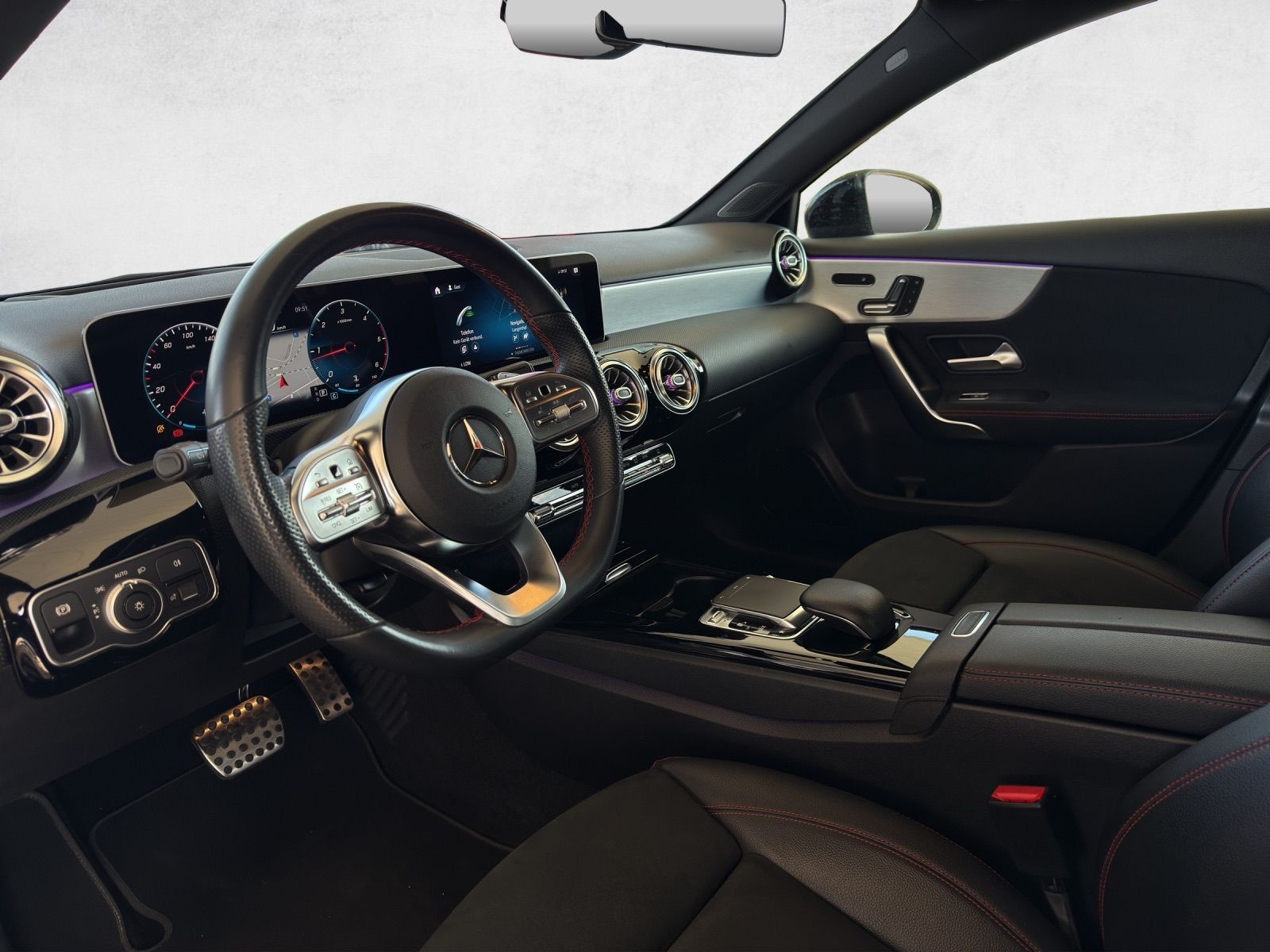 MERCEDES-BENZ A 220 d AMG Line-image-8