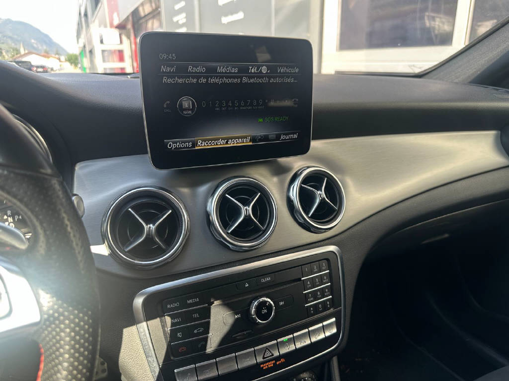 MERCEDES-BENZ GLA 220 AMG Line 4m-image-11