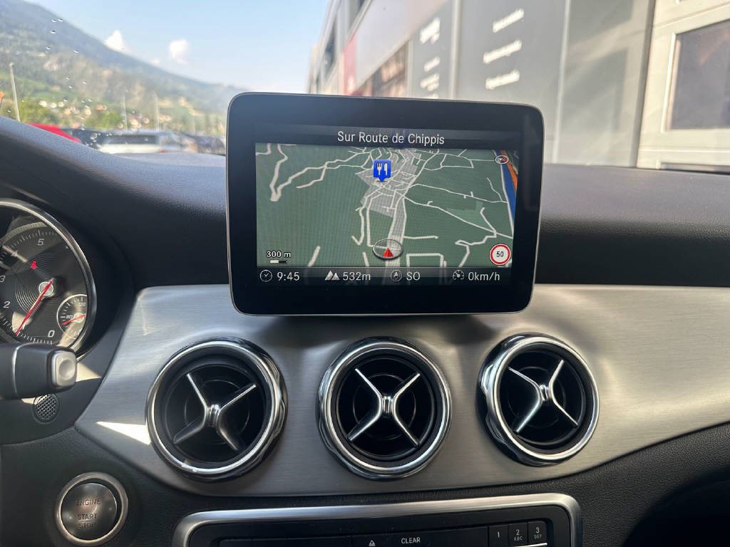 MERCEDES-BENZ GLA 220 AMG Line 4m-image-10