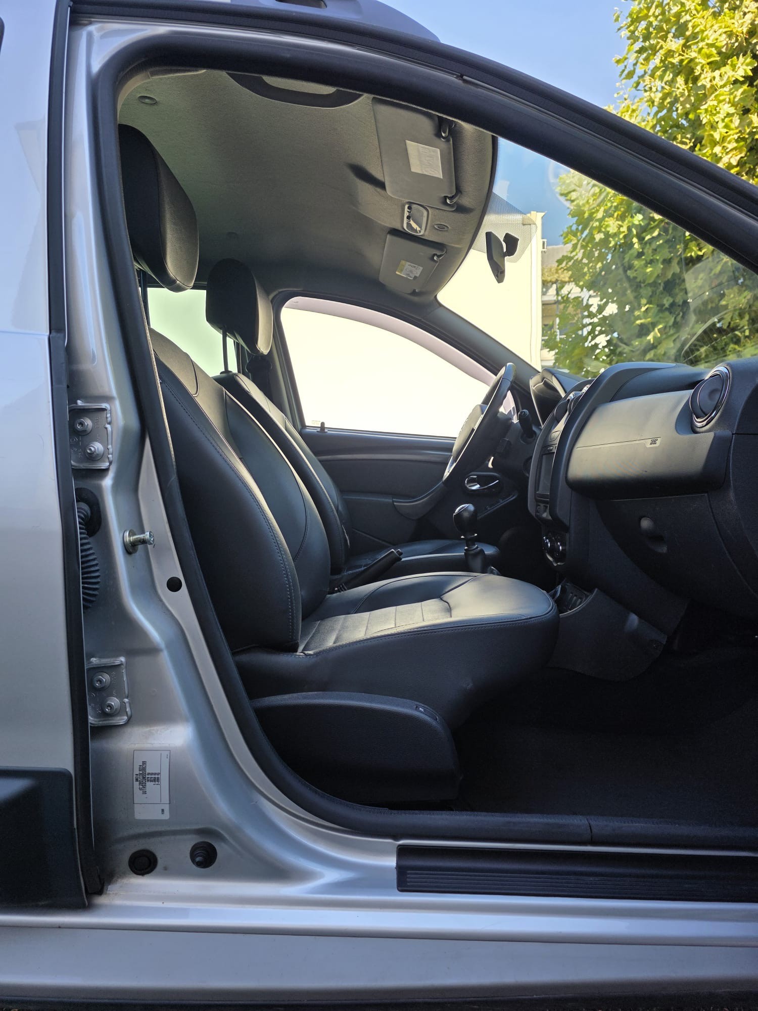DACIA Duster 1.2 T Lauréate 4x4-image-7