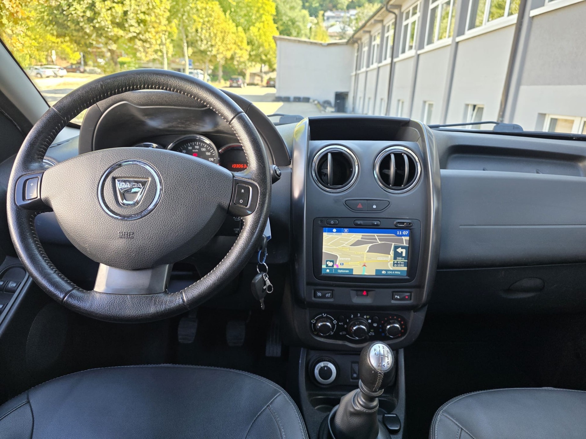 DACIA Duster 1.2 T Lauréate 4x4-image-6