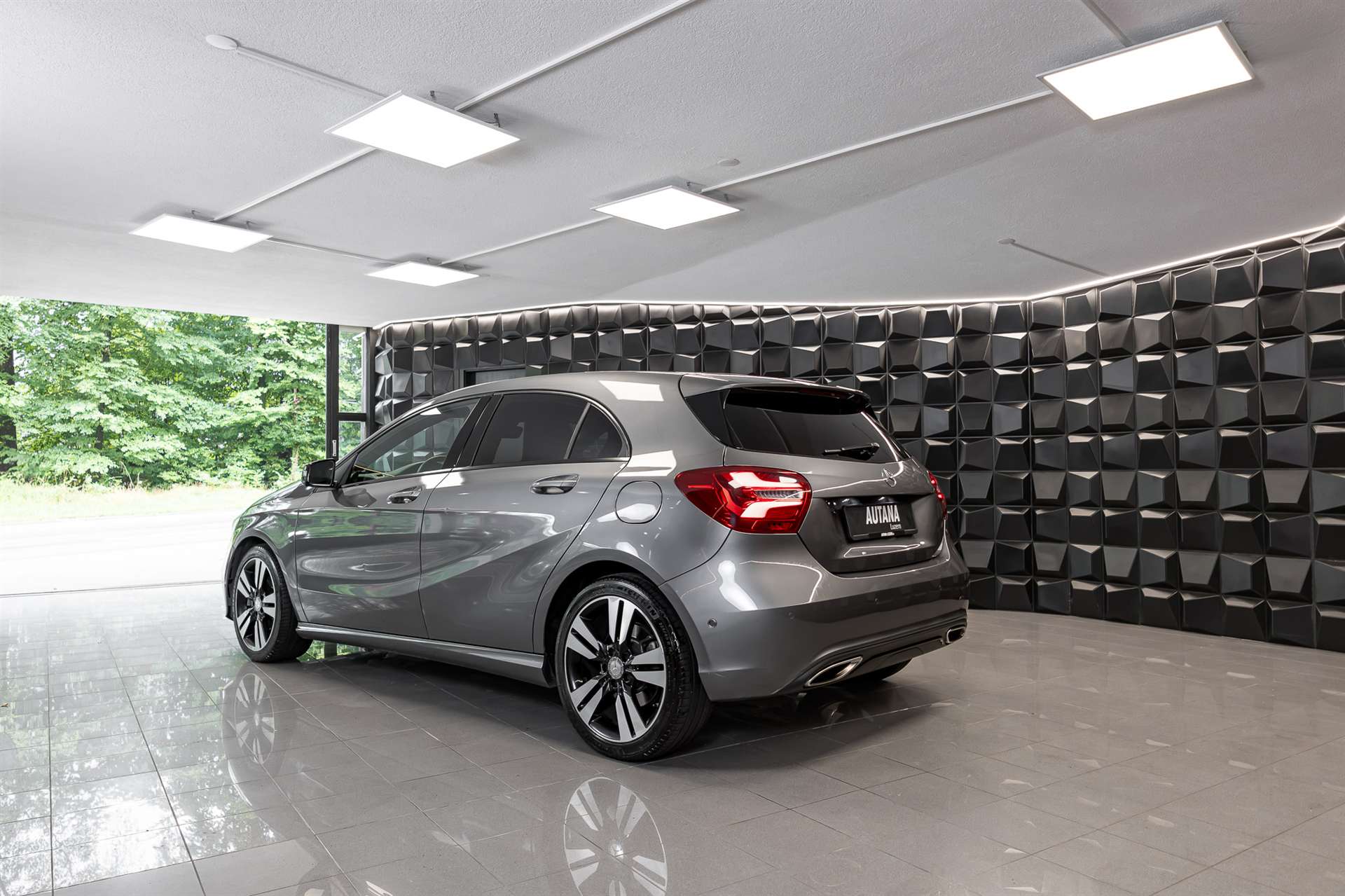 MERCEDES-BENZ A 220 Urban 4Matic 7G-DCT-image-2