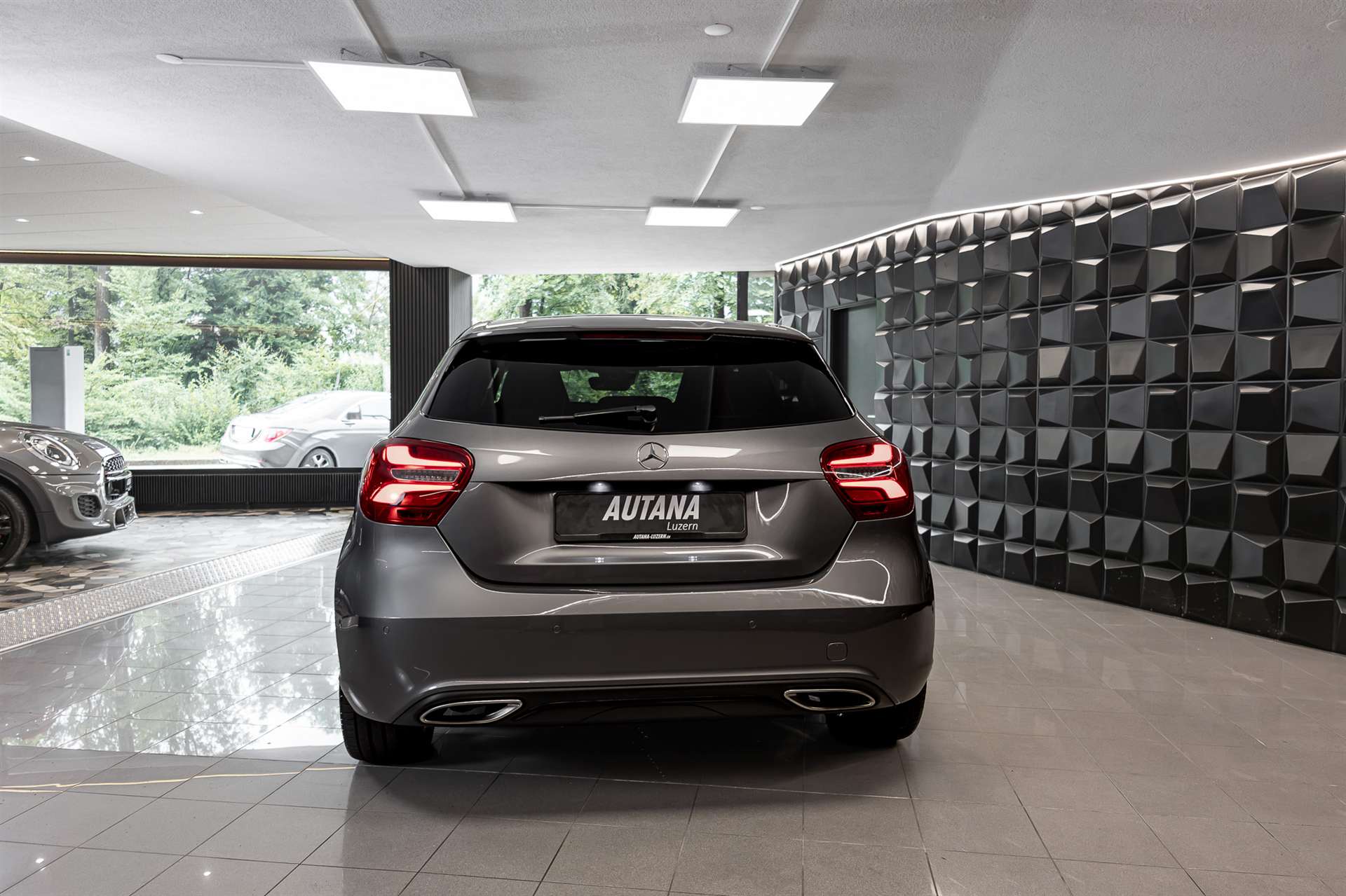 MERCEDES-BENZ A 220 Urban 4Matic 7G-DCT-image-4