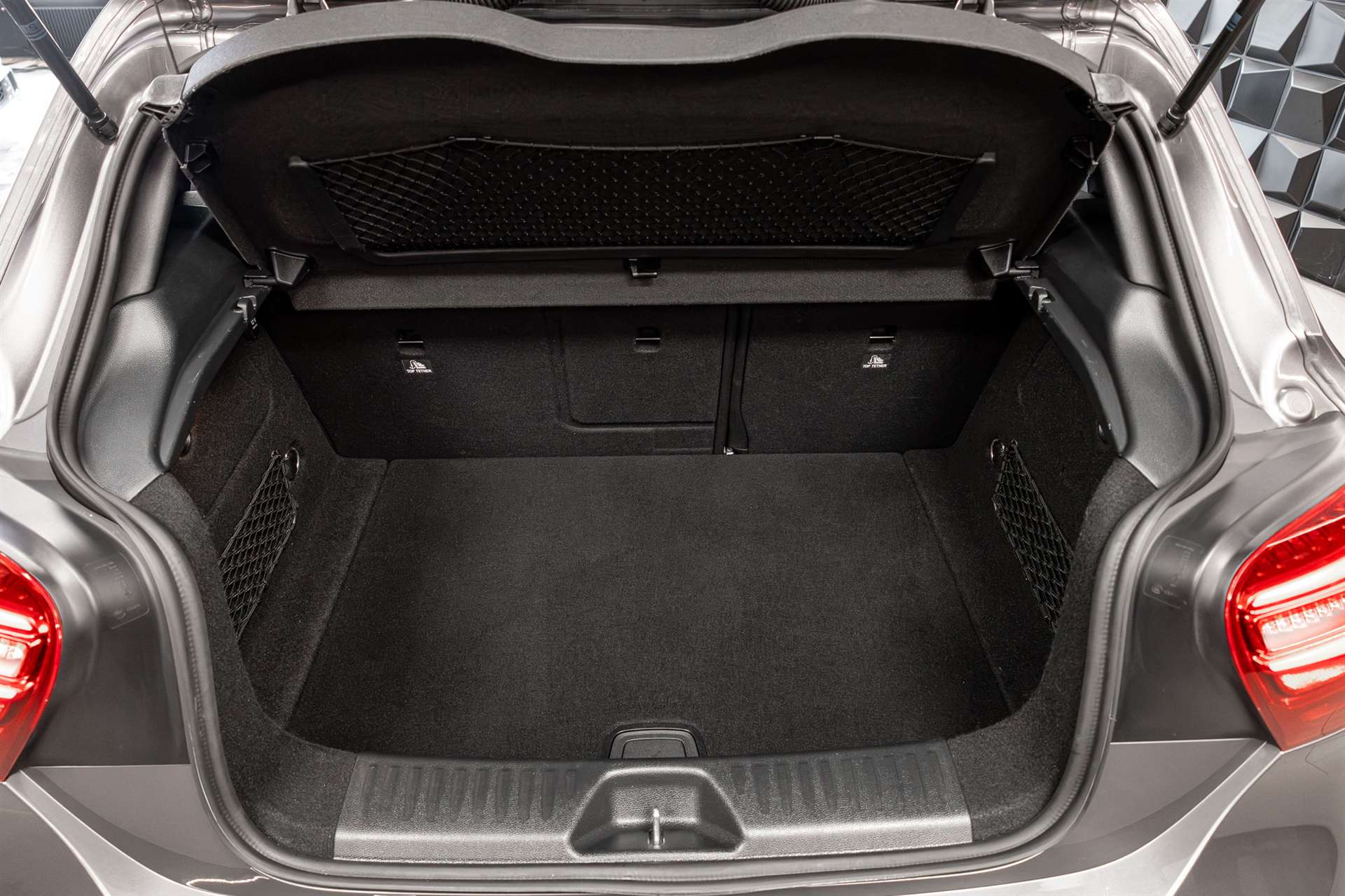 MERCEDES-BENZ A 220 Urban 4Matic 7G-DCT-image-20