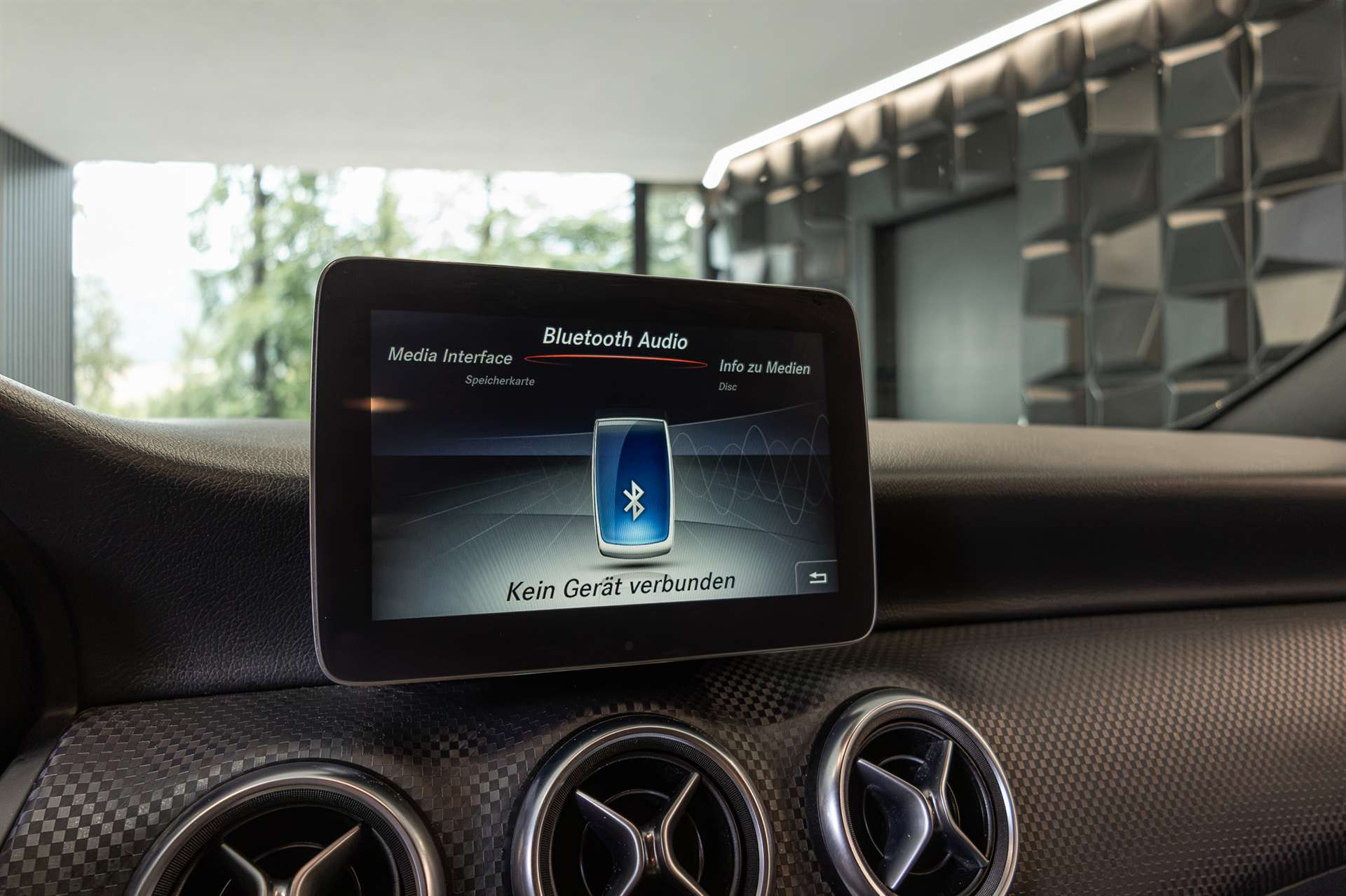 MERCEDES-BENZ A 220 Urban 4Matic 7G-DCT-image-14