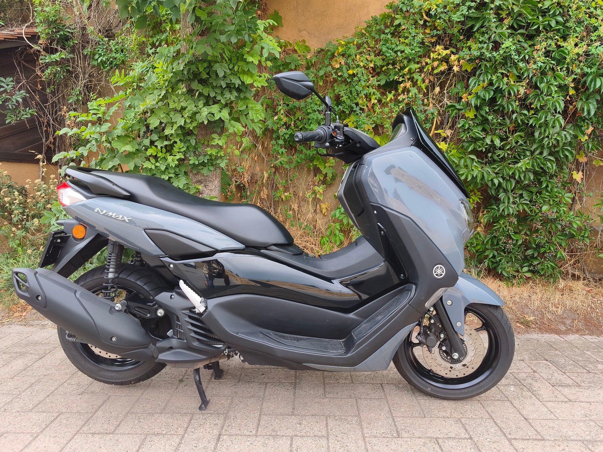 YAMAHA N-MAX GPD 125-image-2