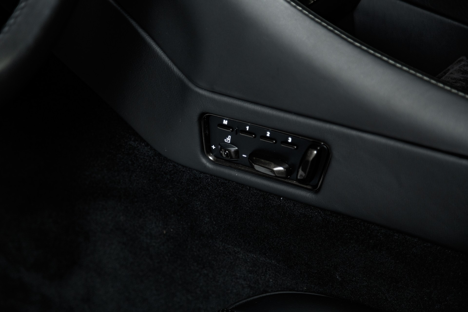 ASTON MARTIN Vanquish S Ultimate V12 Touchtronic 3-image-15