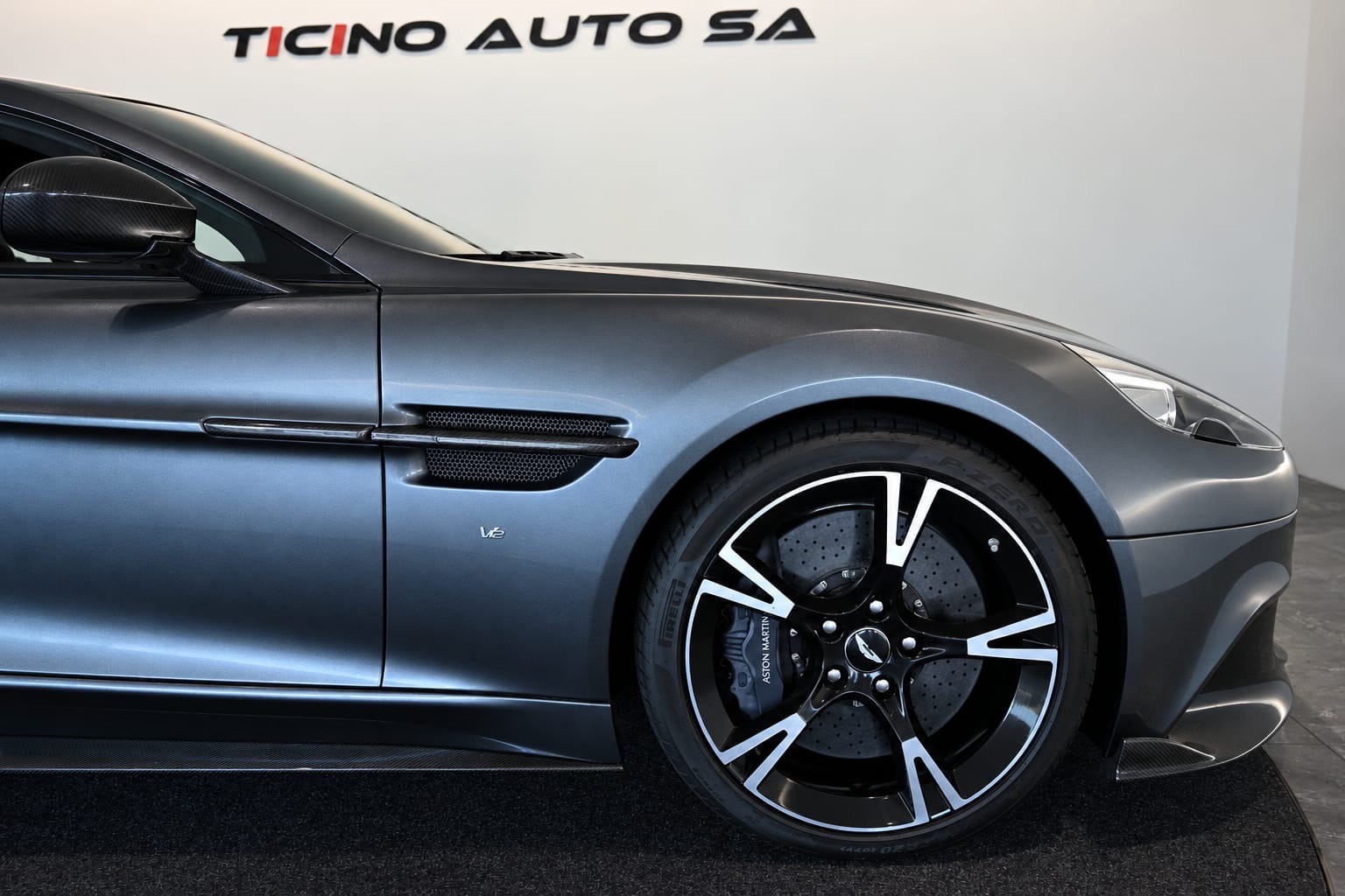 ASTON MARTIN Vanquish S Ultimate V12 Touchtronic 3-image-10