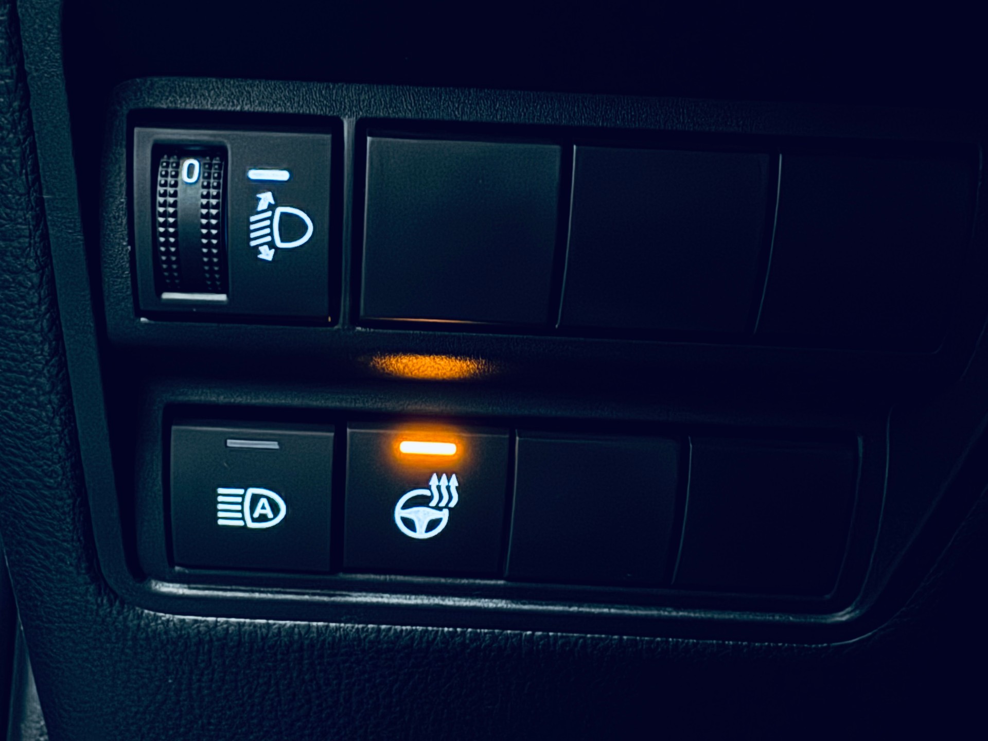 TOYOTA Yaris 1.5 Trend e-CVT-image-29
