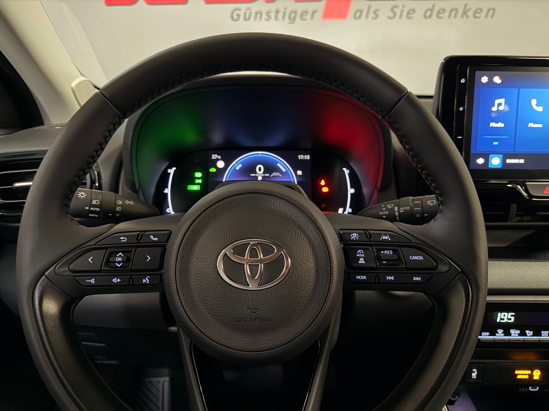 TOYOTA Yaris 1.5 Trend e-CVT-image-20