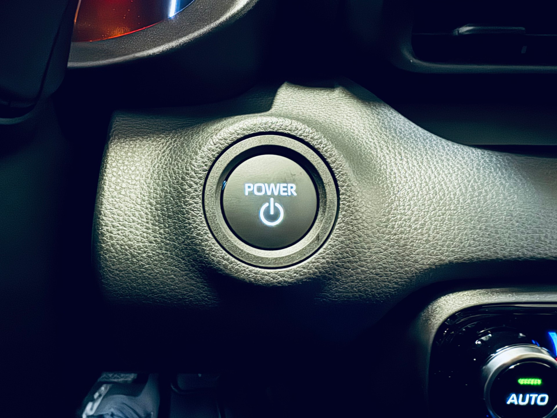 TOYOTA Yaris 1.5 Trend e-CVT-image-25
