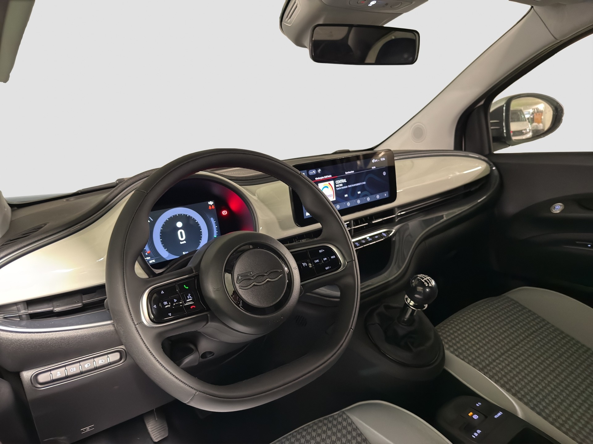 FIAT 500 Cabrio 1.0 Hybrid Dolcevita-image-12
