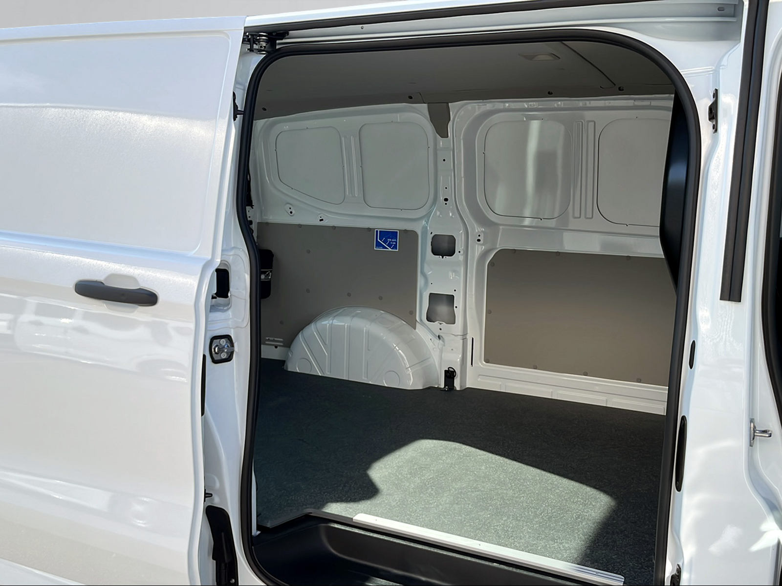 VW Transporter 2.0 TDI 4Motion Automat-image-7