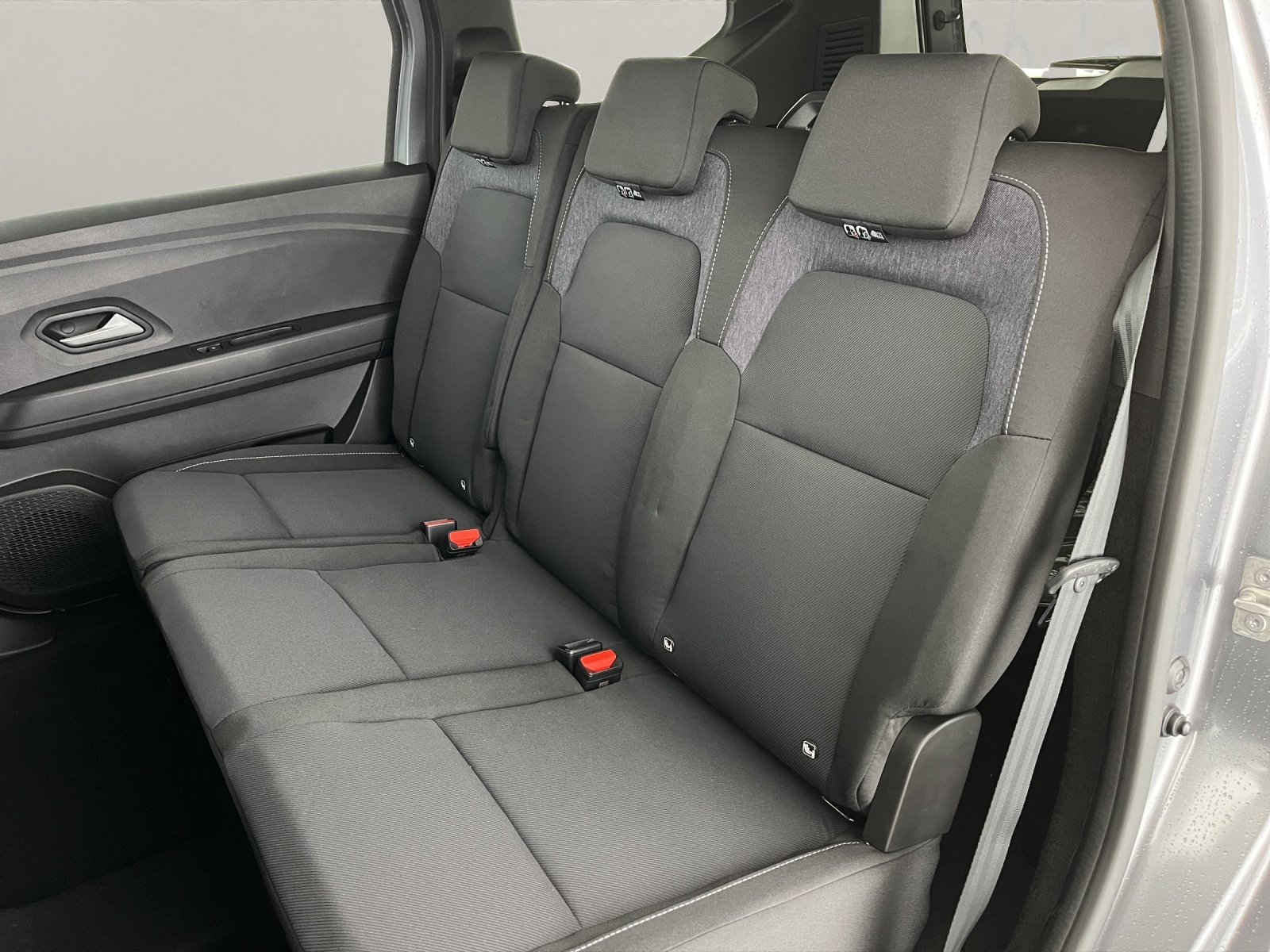 DACIA Jogger 1.8 Hybrid Expression-image-16