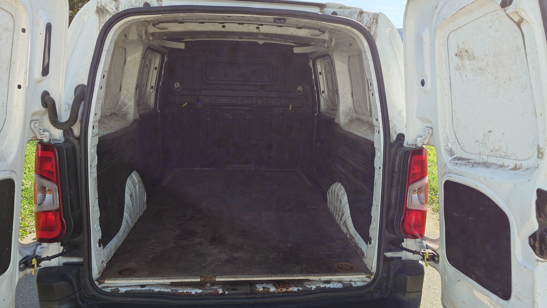 PEUGEOT Partner 1.2 PT s/s Grip 1000kg-image-6