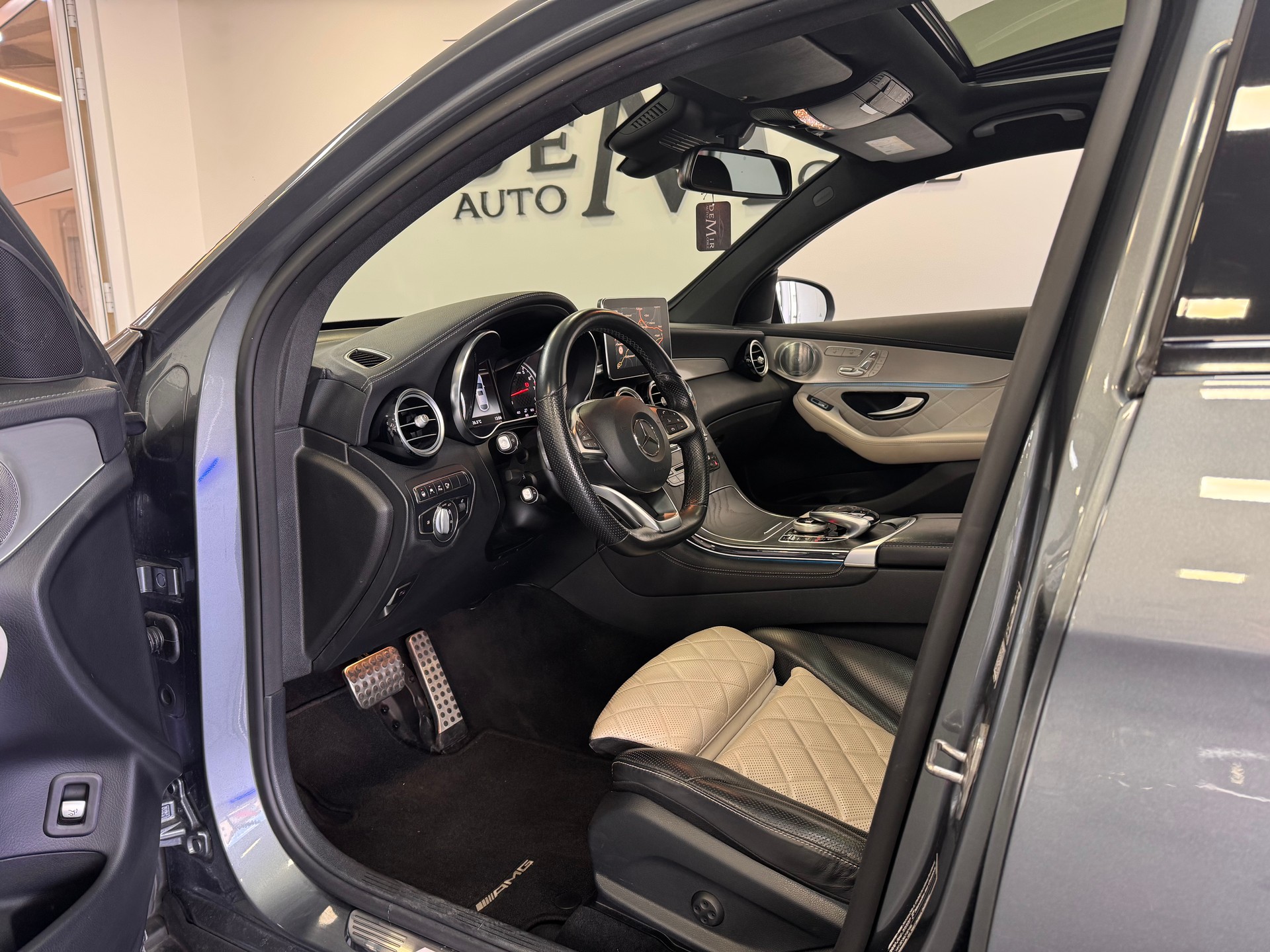 MERCEDES-BENZ GLC Coupé 43 AMG 4Matic 9G-Tronic *Designo / Glasschiebedach / 360 Kamera / Burmester / Sitzklima / LED ILS*-image-6
