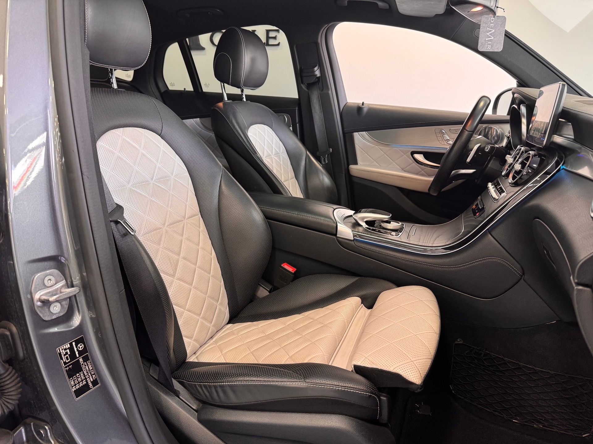 MERCEDES-BENZ GLC Coupé 43 AMG 4Matic 9G-Tronic *Designo / Glasschiebedach / 360 Kamera / Burmester / Sitzklima / LED ILS*-image-10