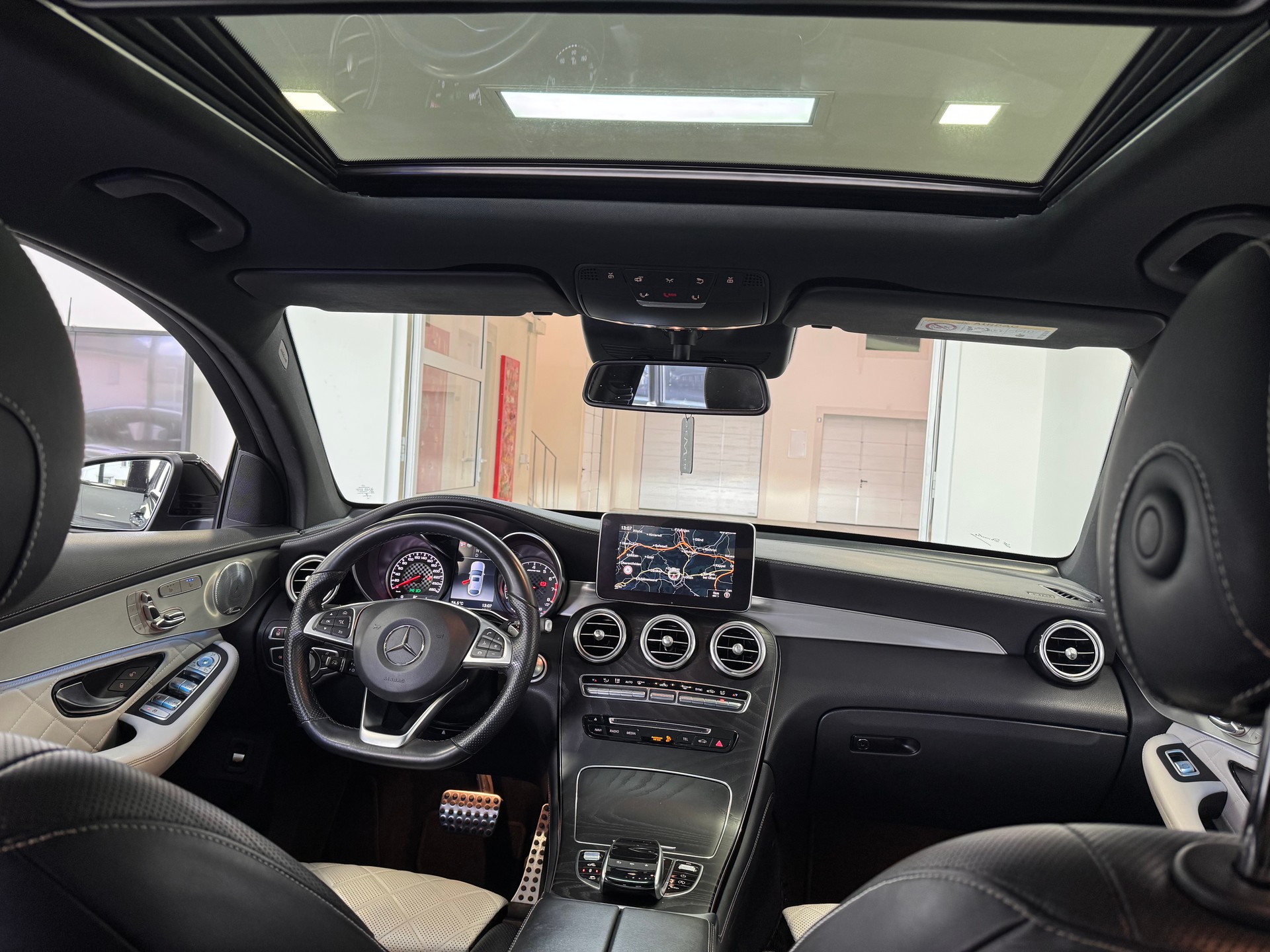 MERCEDES-BENZ GLC Coupé 43 AMG 4Matic 9G-Tronic *Designo / Glasschiebedach / 360 Kamera / Burmester / Sitzklima / LED ILS*-image-13