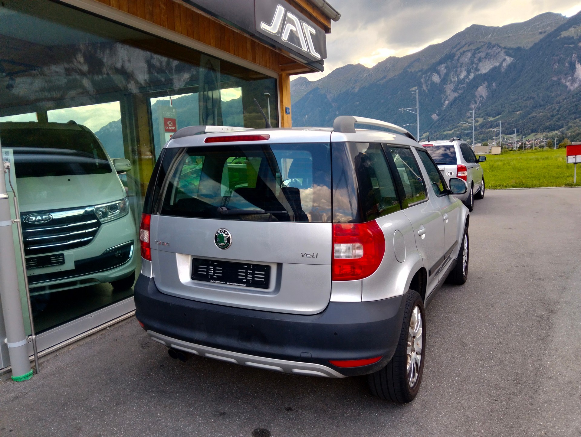 SKODA Yeti 1.8 TSI Active 4x4-image-6
