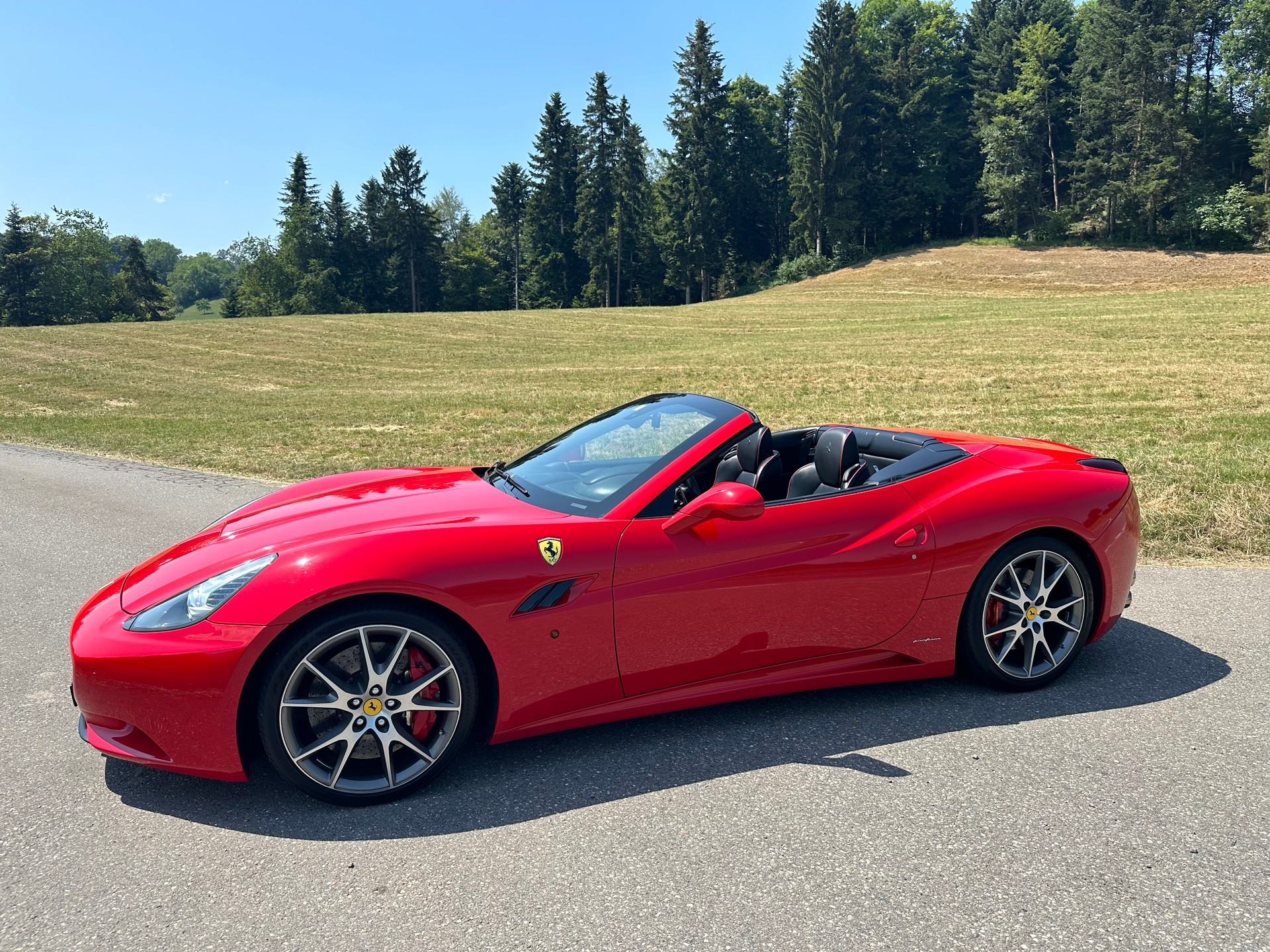 FERRARI California - Letzter Sauger V8! Topzustand & Servicegepflegt - F1-GETRIEBE generalüberholt = BESSER ALS NEU! (CHF 15'000-)-image-2