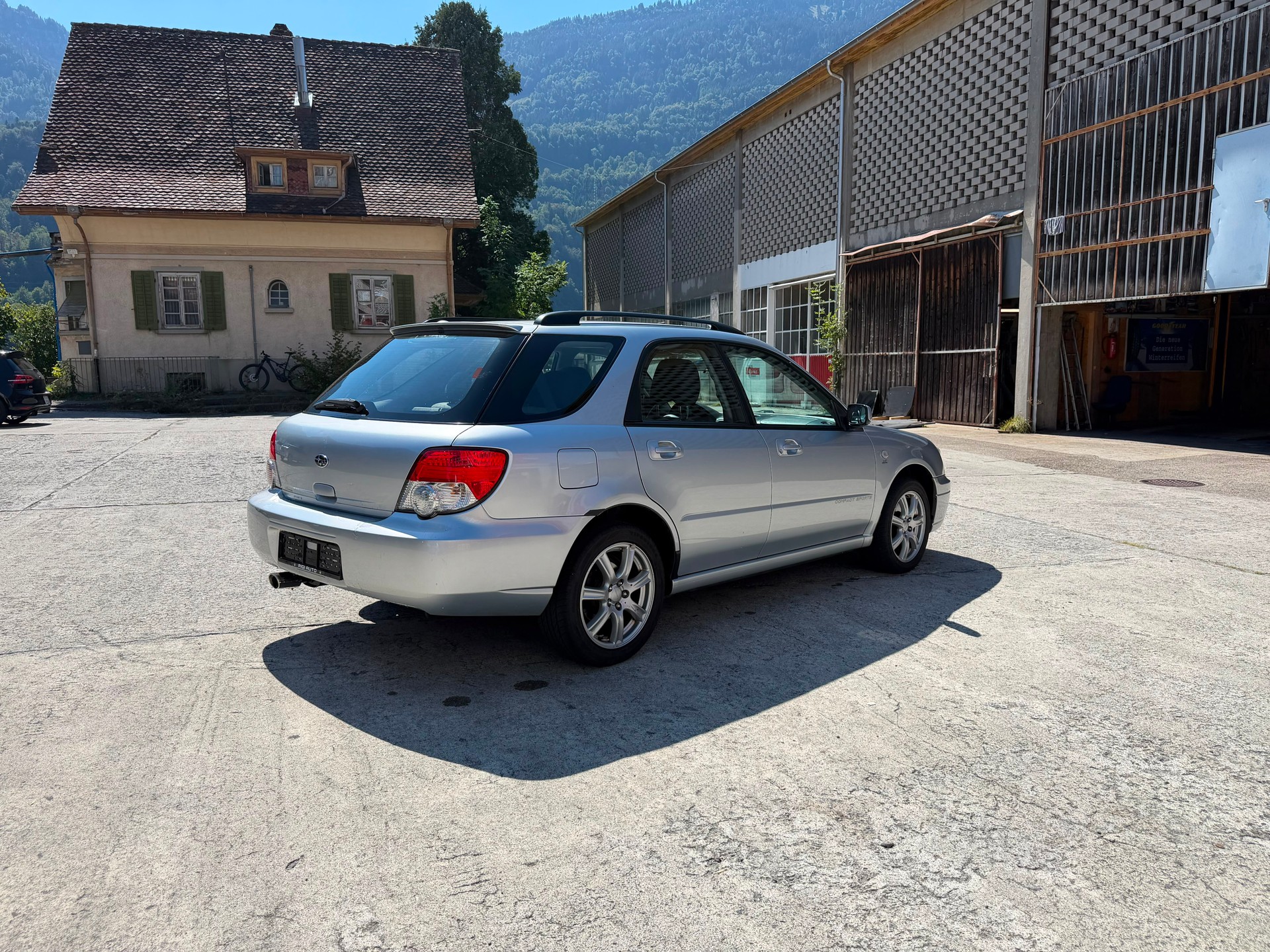 SUBARU Impreza 2.0 Sports-image-2