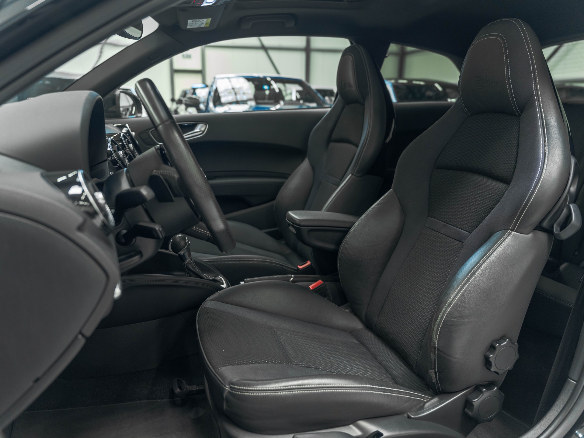 AUDI A1 Sport 1.4 TFSI Ambition S-tronic-image-9