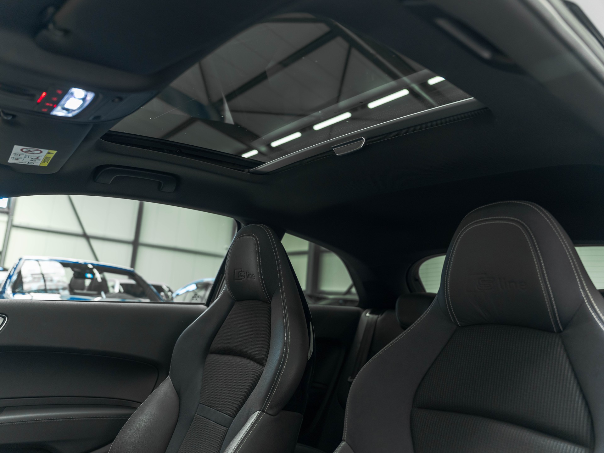 AUDI A1 Sport 1.4 TFSI Ambition S-tronic-image-10