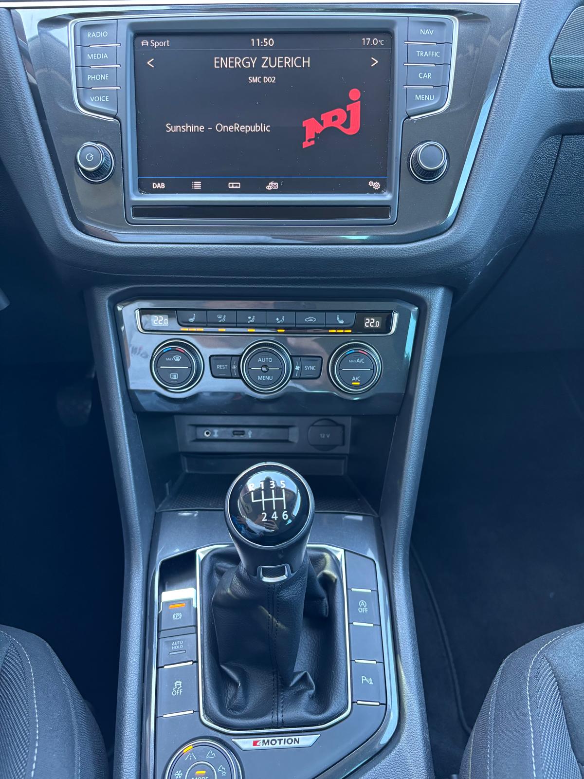VW Tiguan 2.0TSI Comfortline 4Motion-image-12