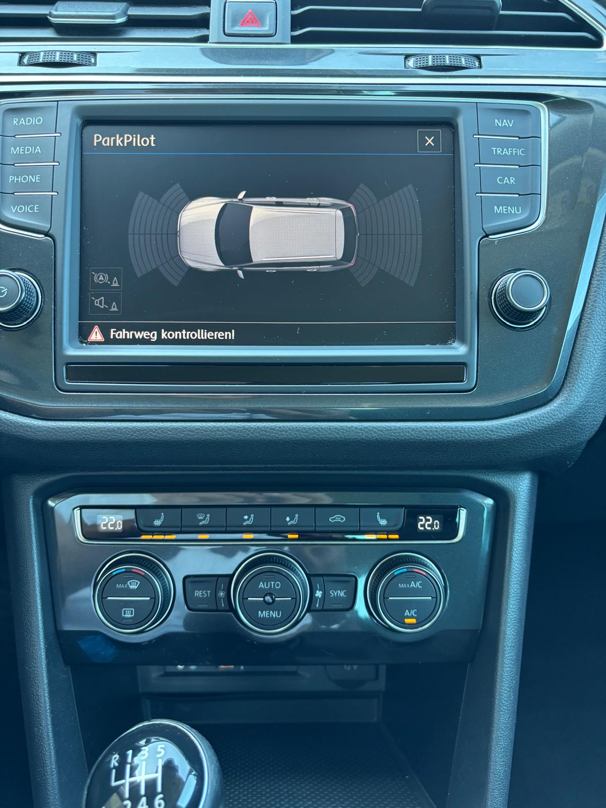 VW Tiguan 2.0TSI Comfortline 4Motion-image-11