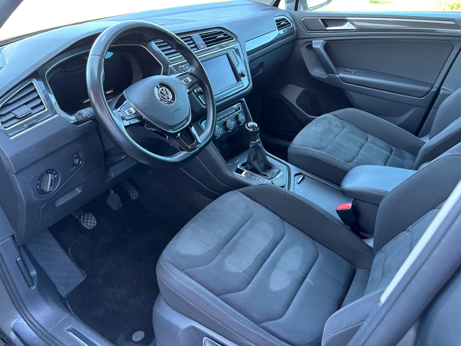 VW Tiguan 2.0TSI Comfortline 4Motion-image-8