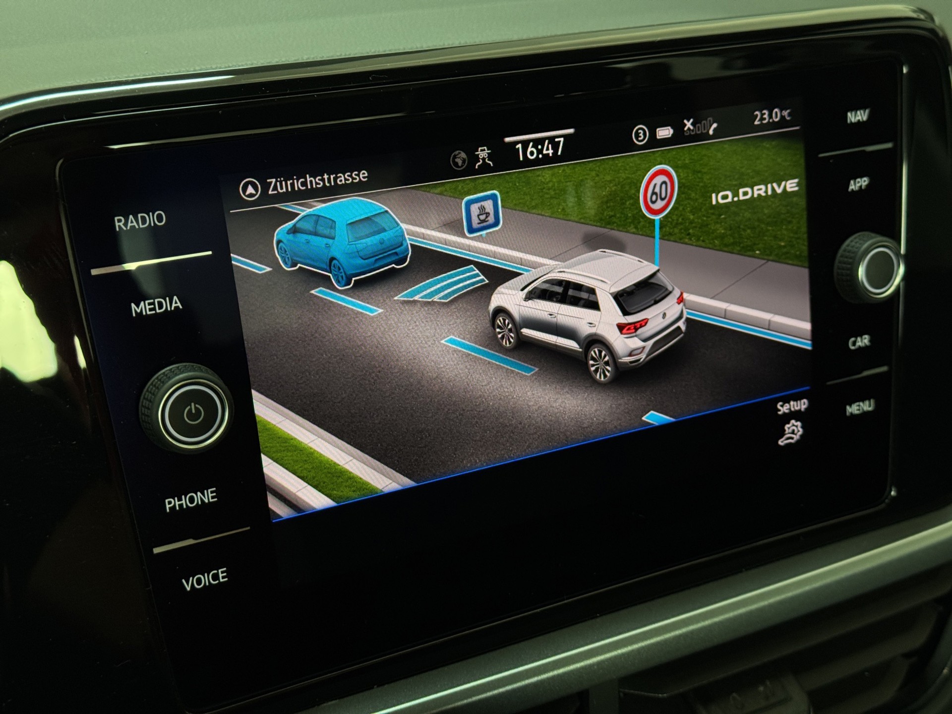 VW T-Roc 1.5 TSI EVO Life Business DSG "Navi-RF.-Kamera-Digital Cockpit PRO"-image-17