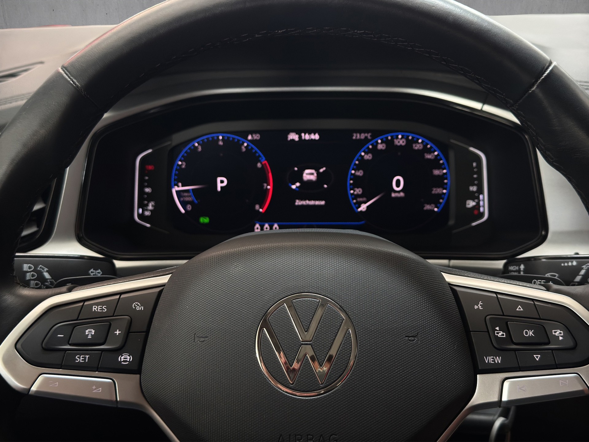 VW T-Roc 1.5 TSI EVO Life Business DSG "Navi-RF.-Kamera-Digital Cockpit PRO"-image-12