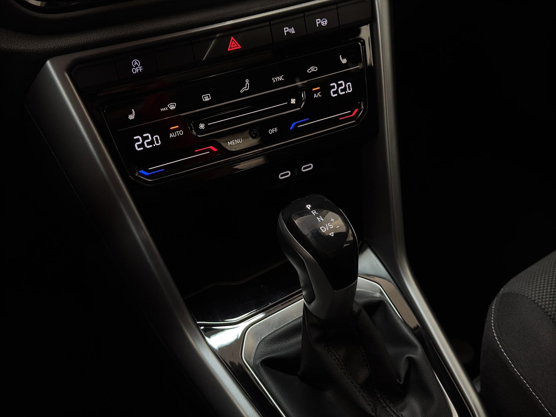 VW T-Roc 1.5 TSI EVO Life Business DSG "Navi-RF.-Kamera-Digital Cockpit PRO"-image-13