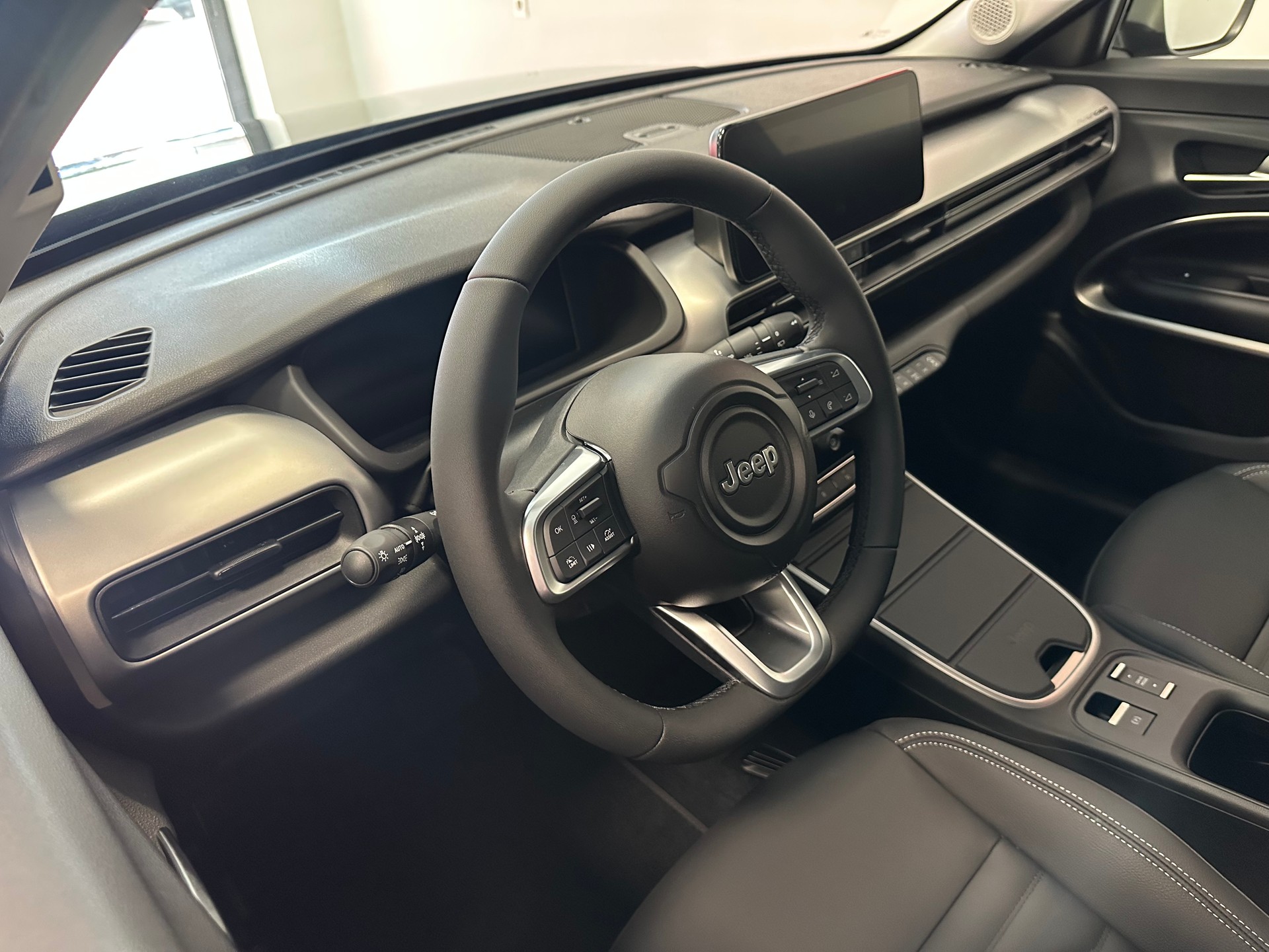 JEEP Avenger 54kWh Summit-image-10