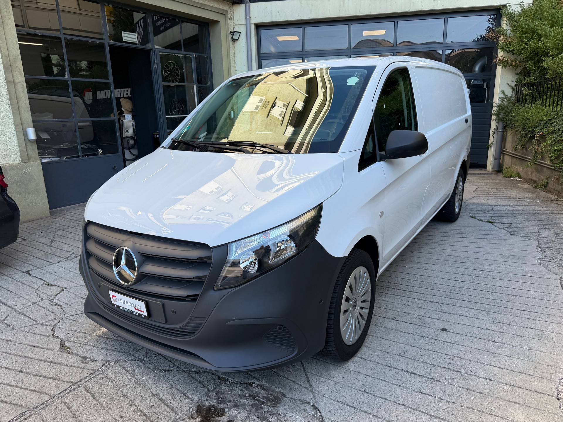 MERCEDES-BENZ Vito 116 CDI Lang Base-image-0