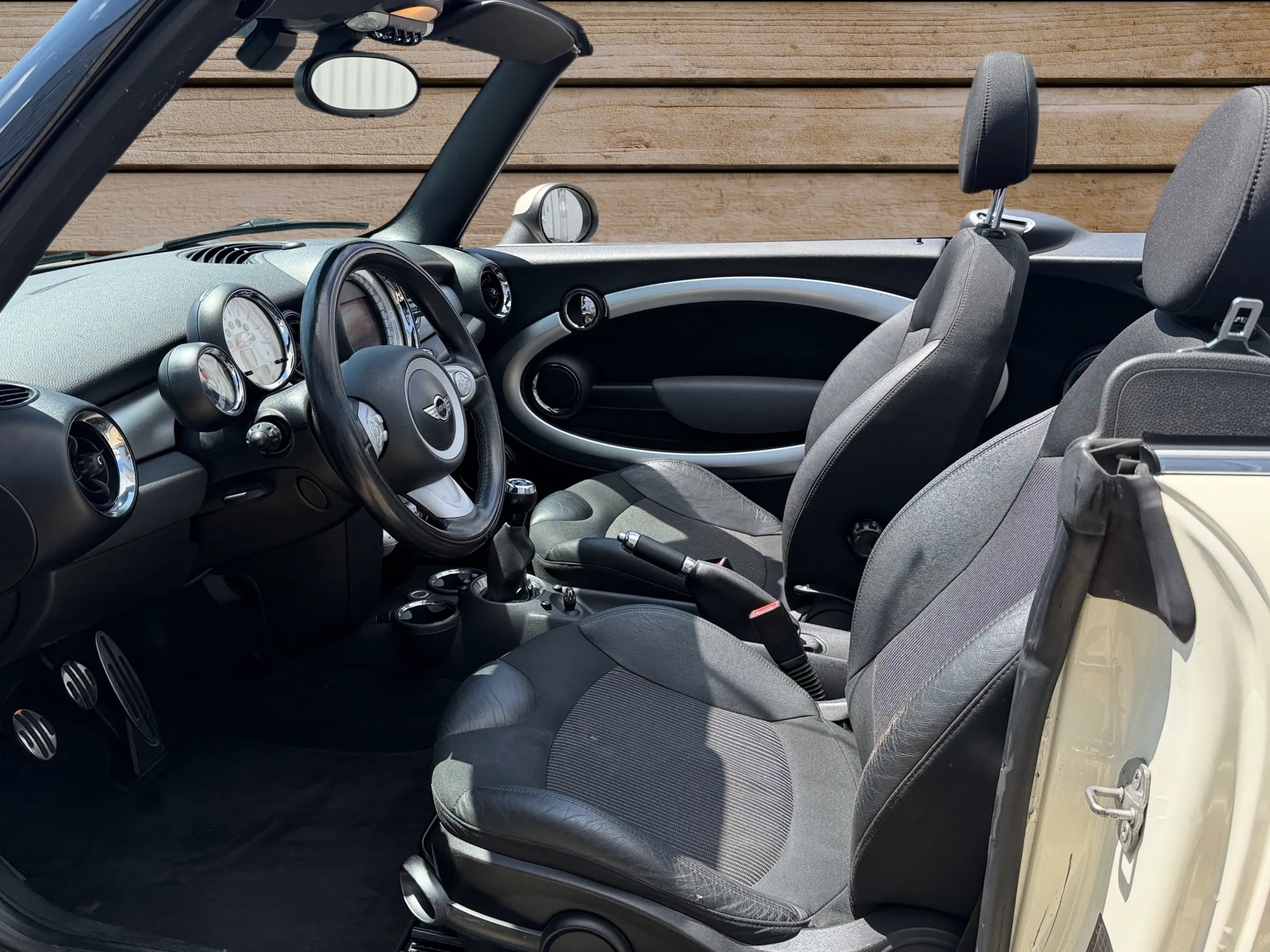 MINI Cooper S Cabriolet-image-5