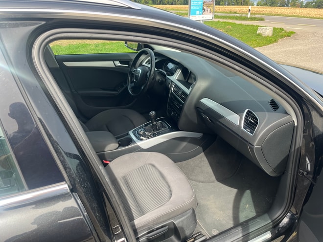AUDI A4 Avant 2.0 TDI-image-7