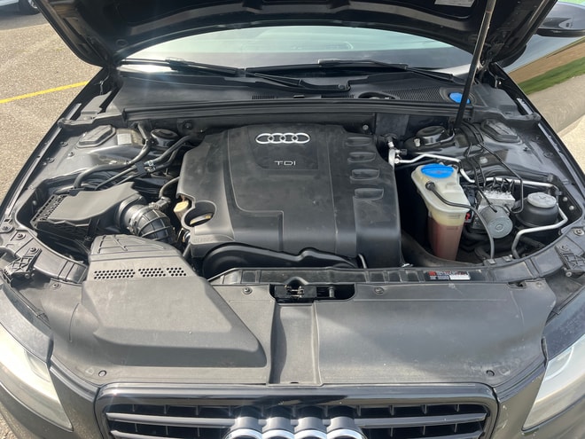 AUDI A4 Avant 2.0 TDI-image-12
