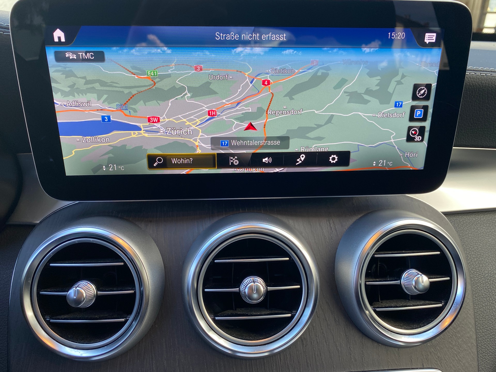 MERCEDES-BENZ GLC 300 AMG Line 4Matic 9G-Tronic-image-16