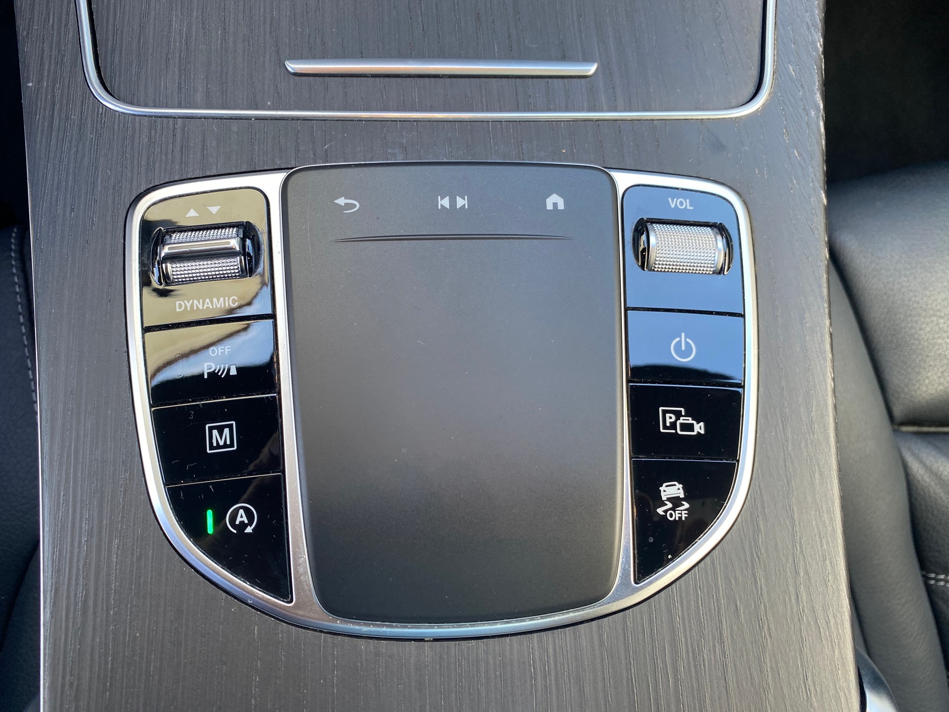 MERCEDES-BENZ GLC 300 AMG Line 4Matic 9G-Tronic-image-20