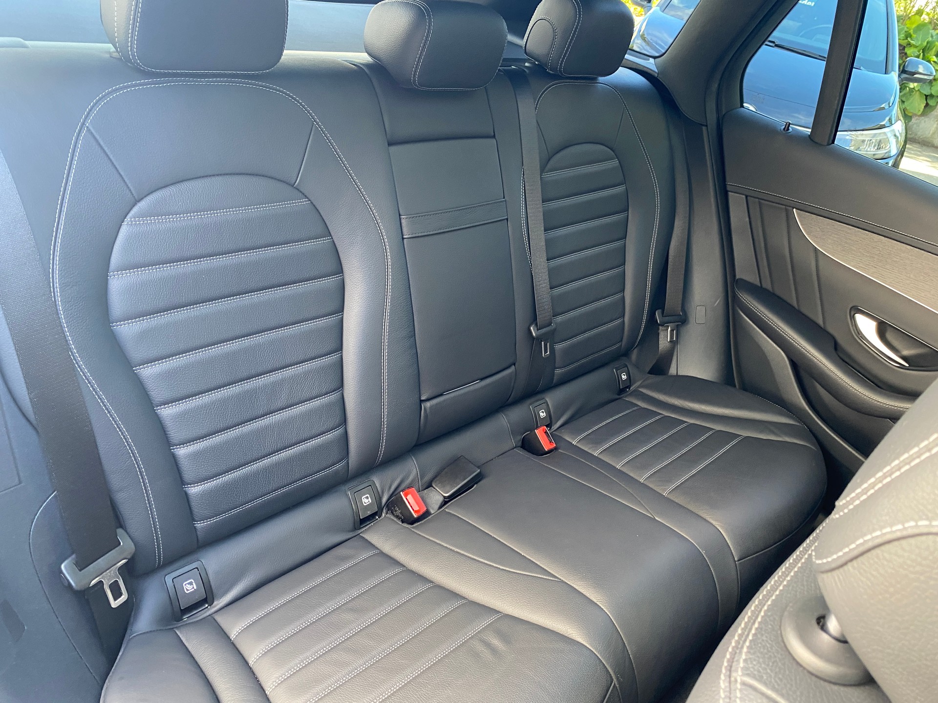 MERCEDES-BENZ GLC 300 AMG Line 4Matic 9G-Tronic-image-27