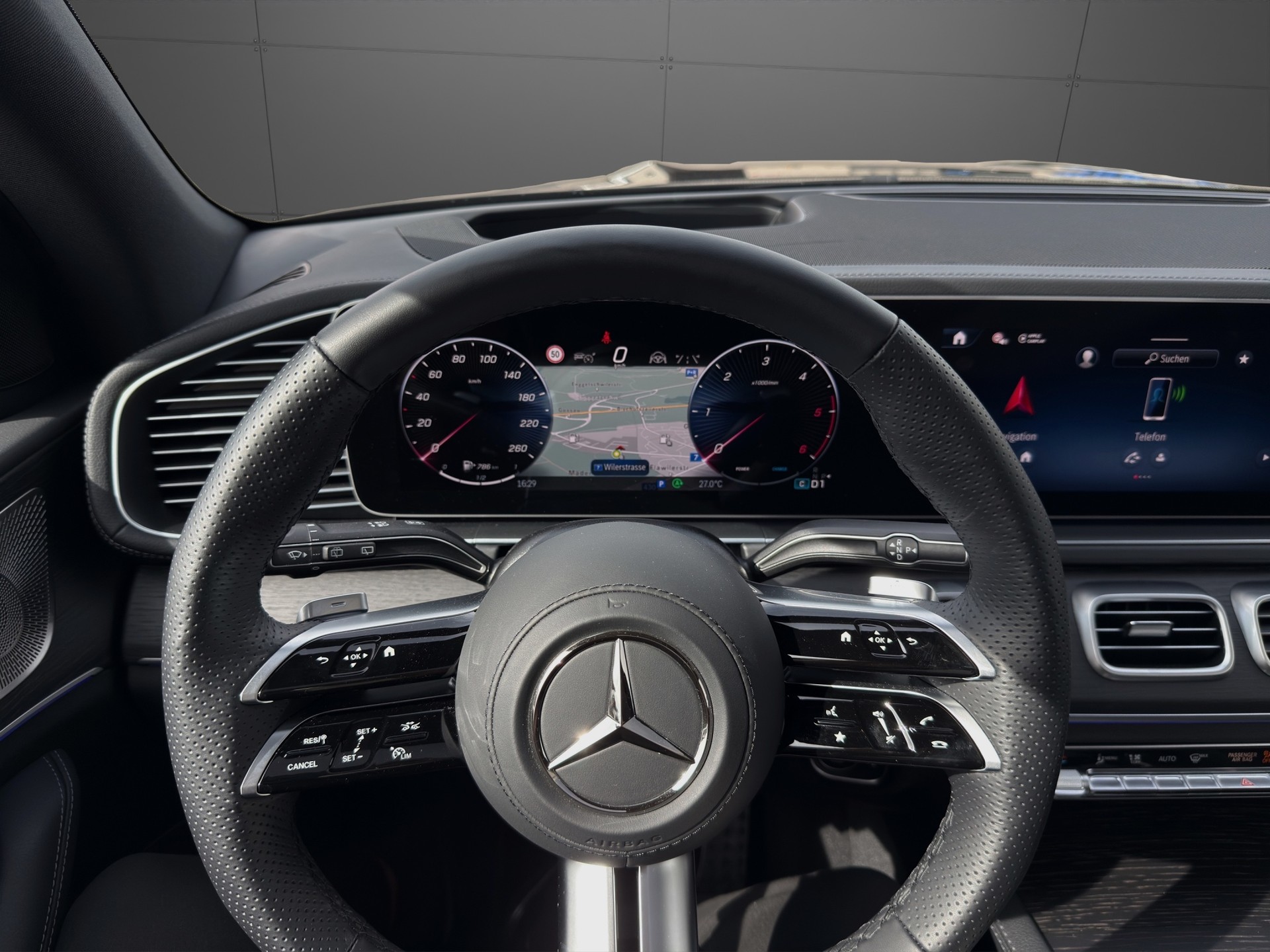 MERCEDES-BENZ GLS 450 d 4Matic 9G-Tronic AMG Line-image-18