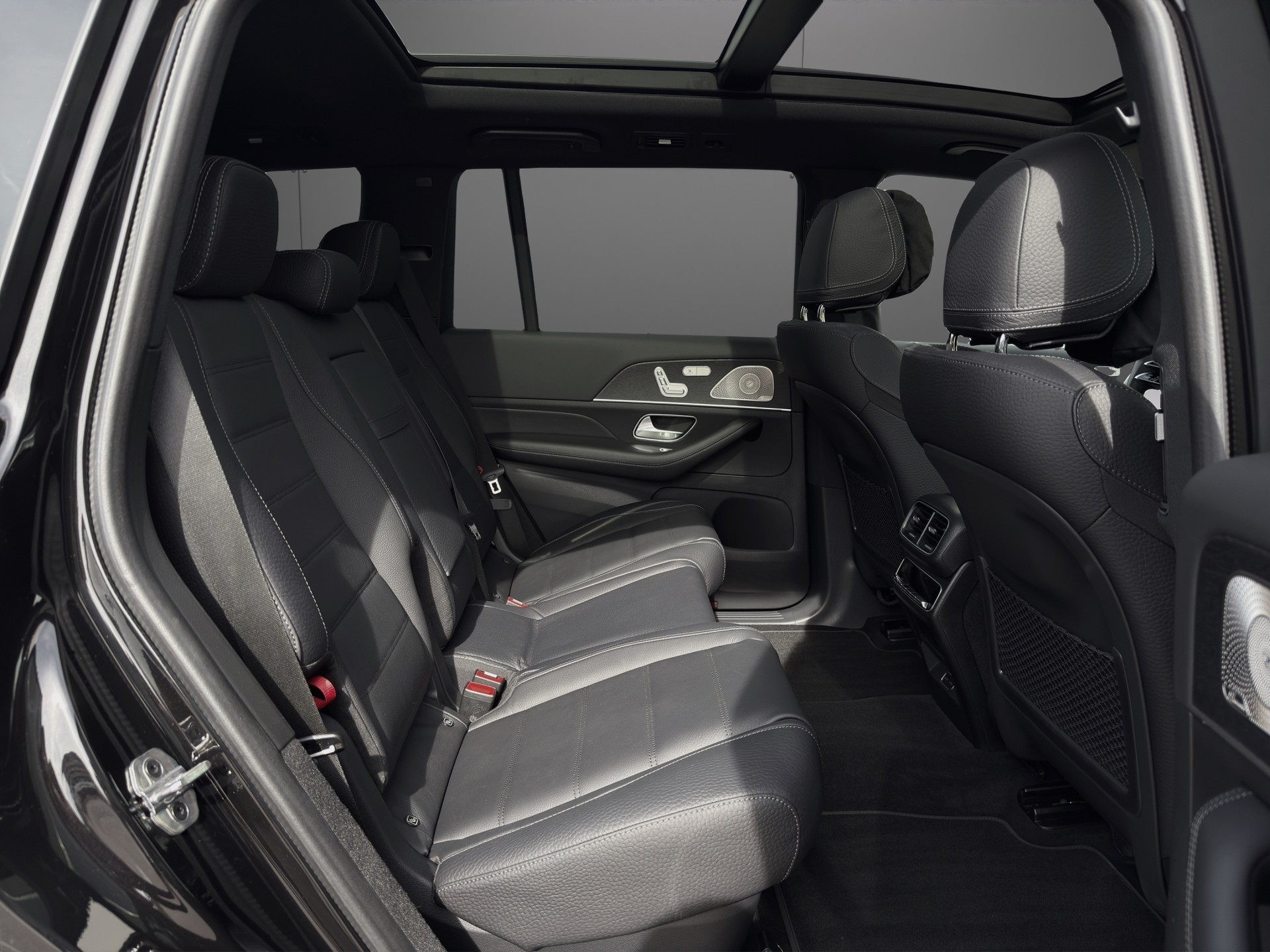 MERCEDES-BENZ GLS 450 d 4Matic 9G-Tronic AMG Line-image-10