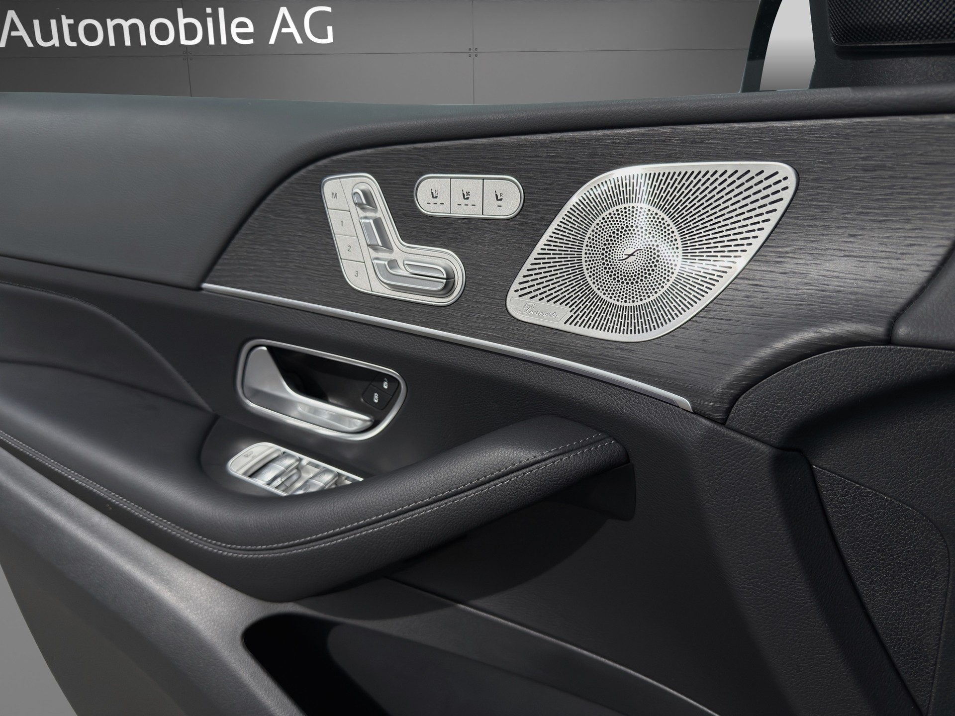 MERCEDES-BENZ GLS 450 d 4Matic 9G-Tronic AMG Line-image-19