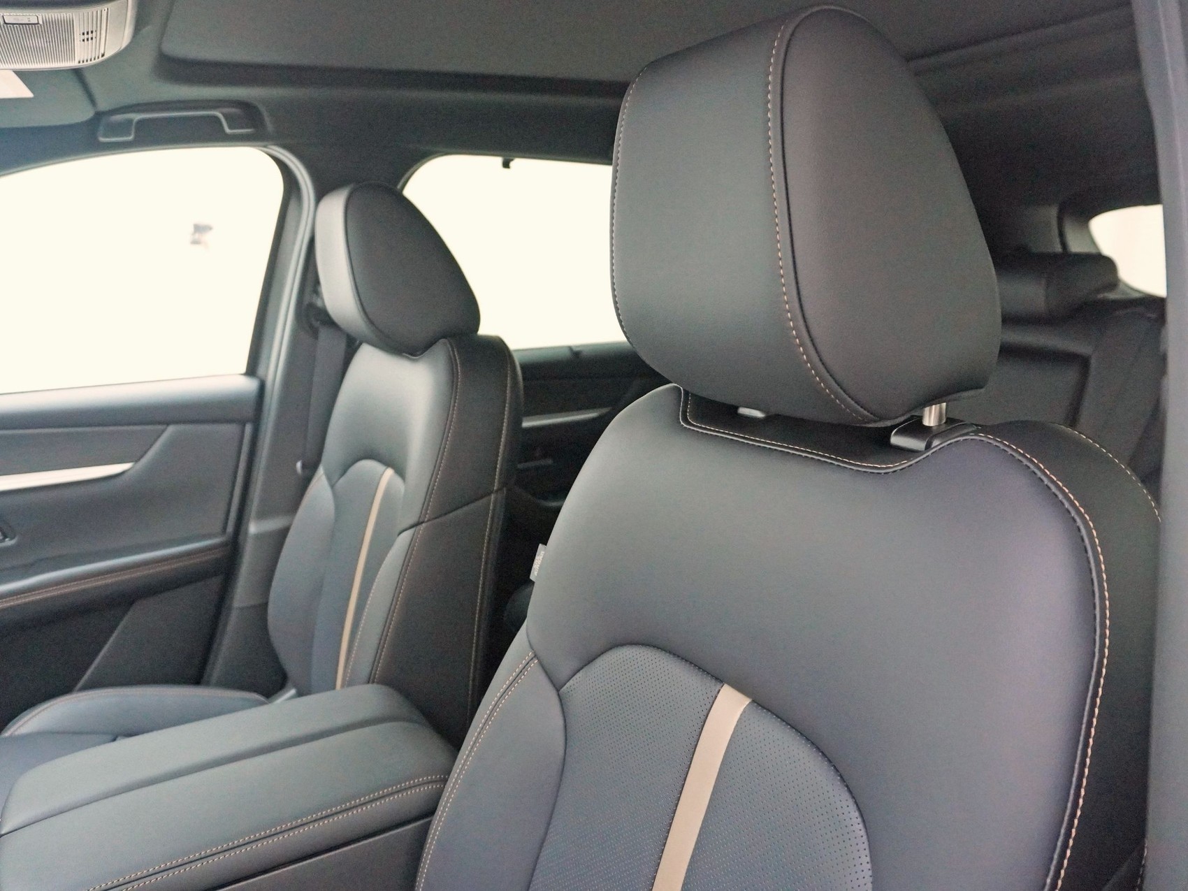 MAZDA CX-80 2.5 PHEV Homura Plus-image-7