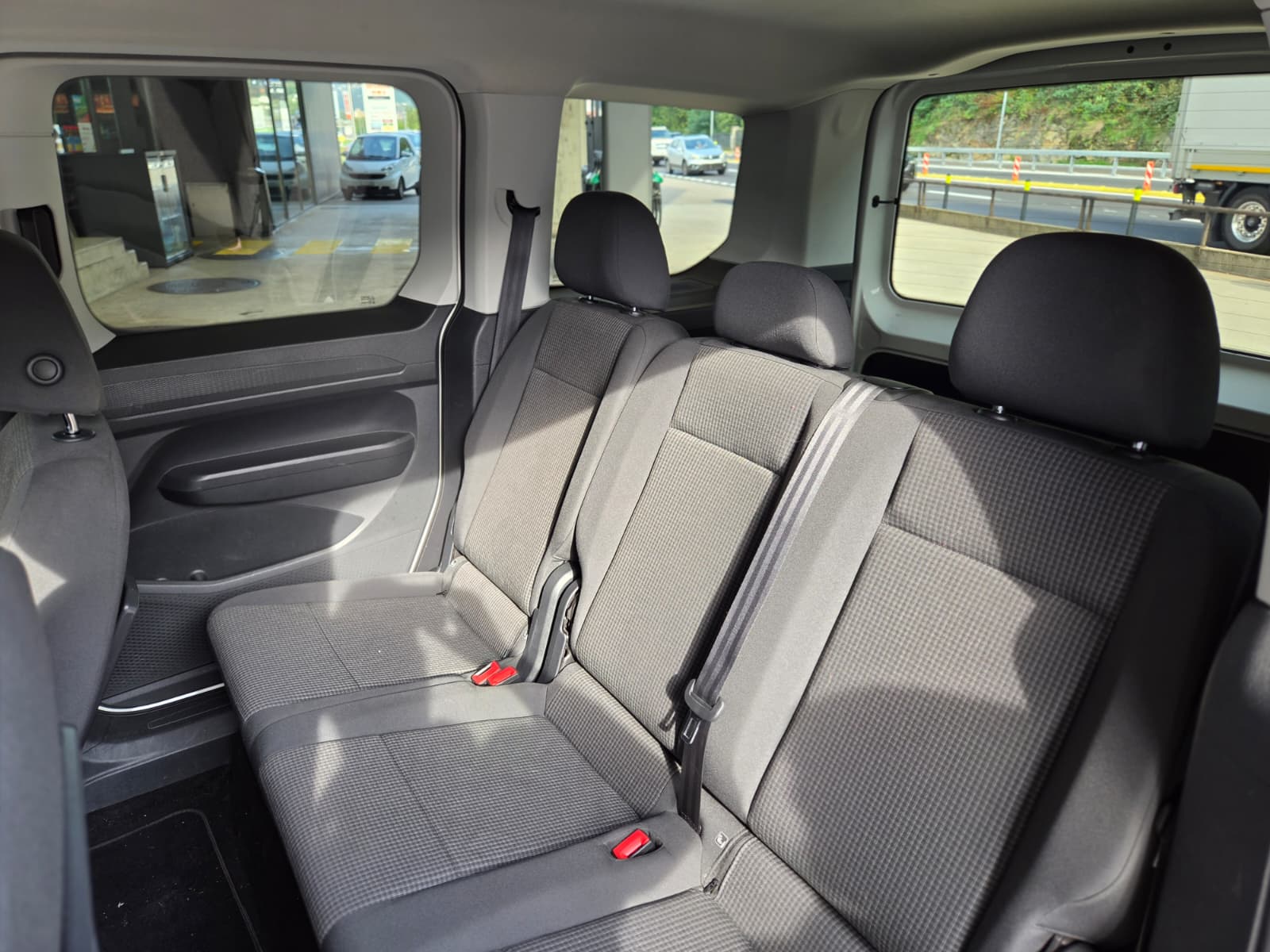 VW Caddy 1.5 TSI DSG-image-5