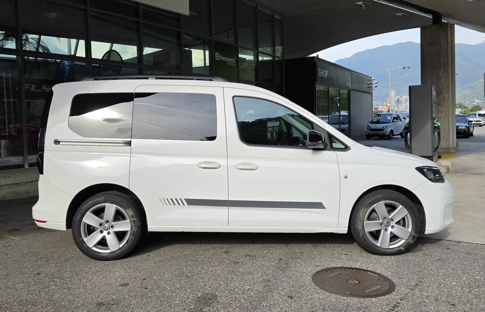 VW Caddy 1.5 TSI DSG-image-11