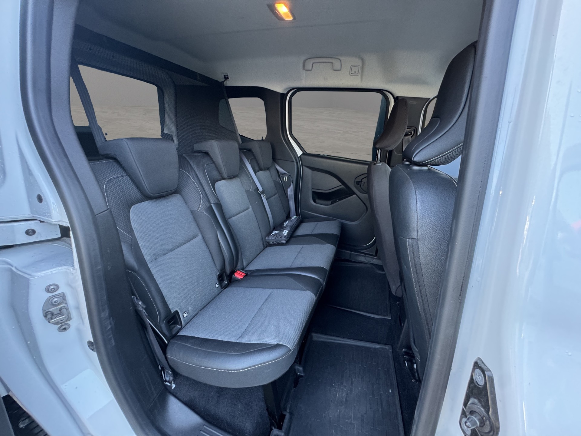 RENAULT Kangoo 1.5 dCi 95 Equilibre **Frisch ab MFK**Garantie 12 Monate**-image-14